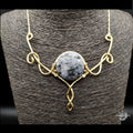 Collana con merlinite mistica