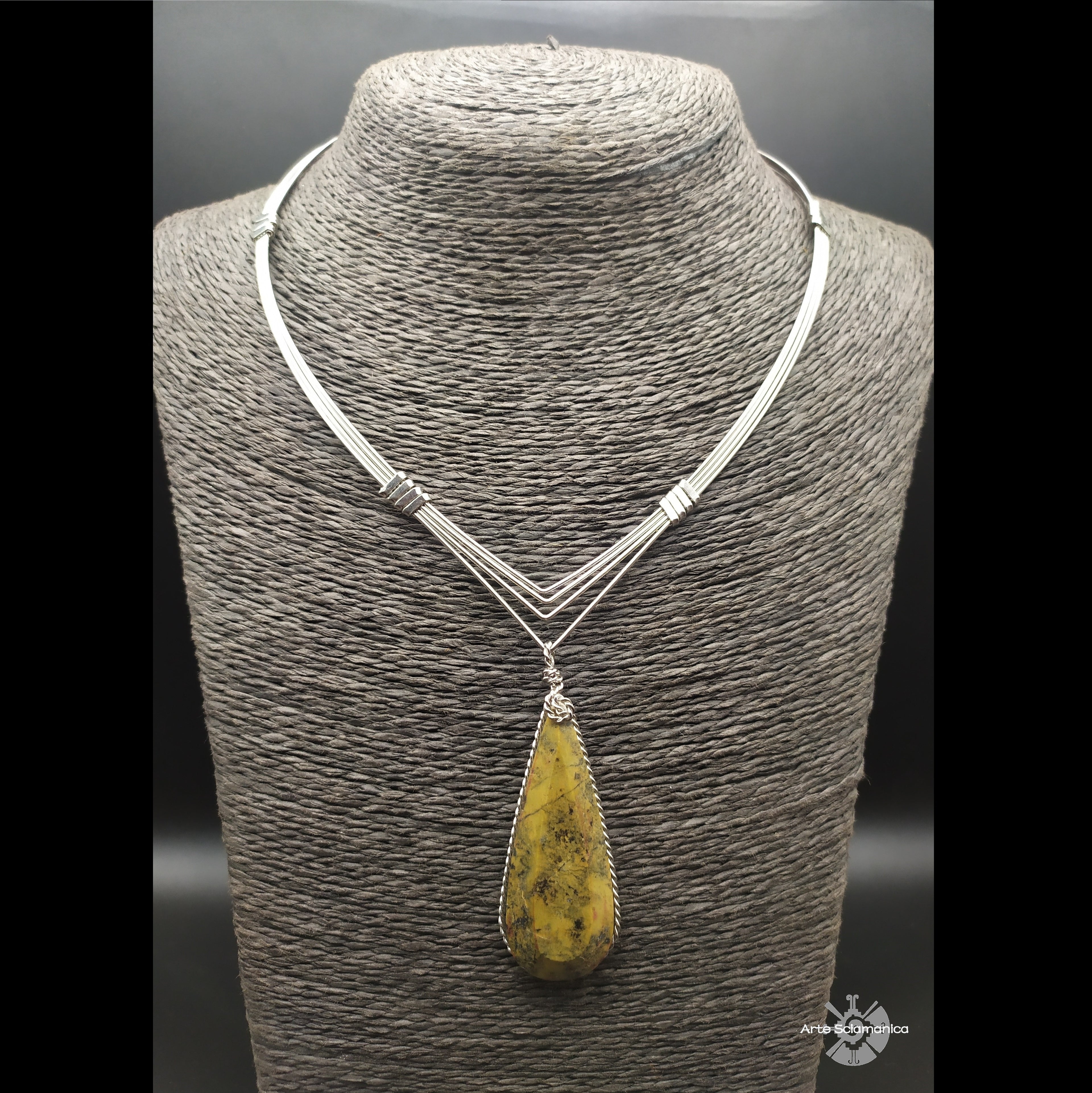 Collana con giadeite