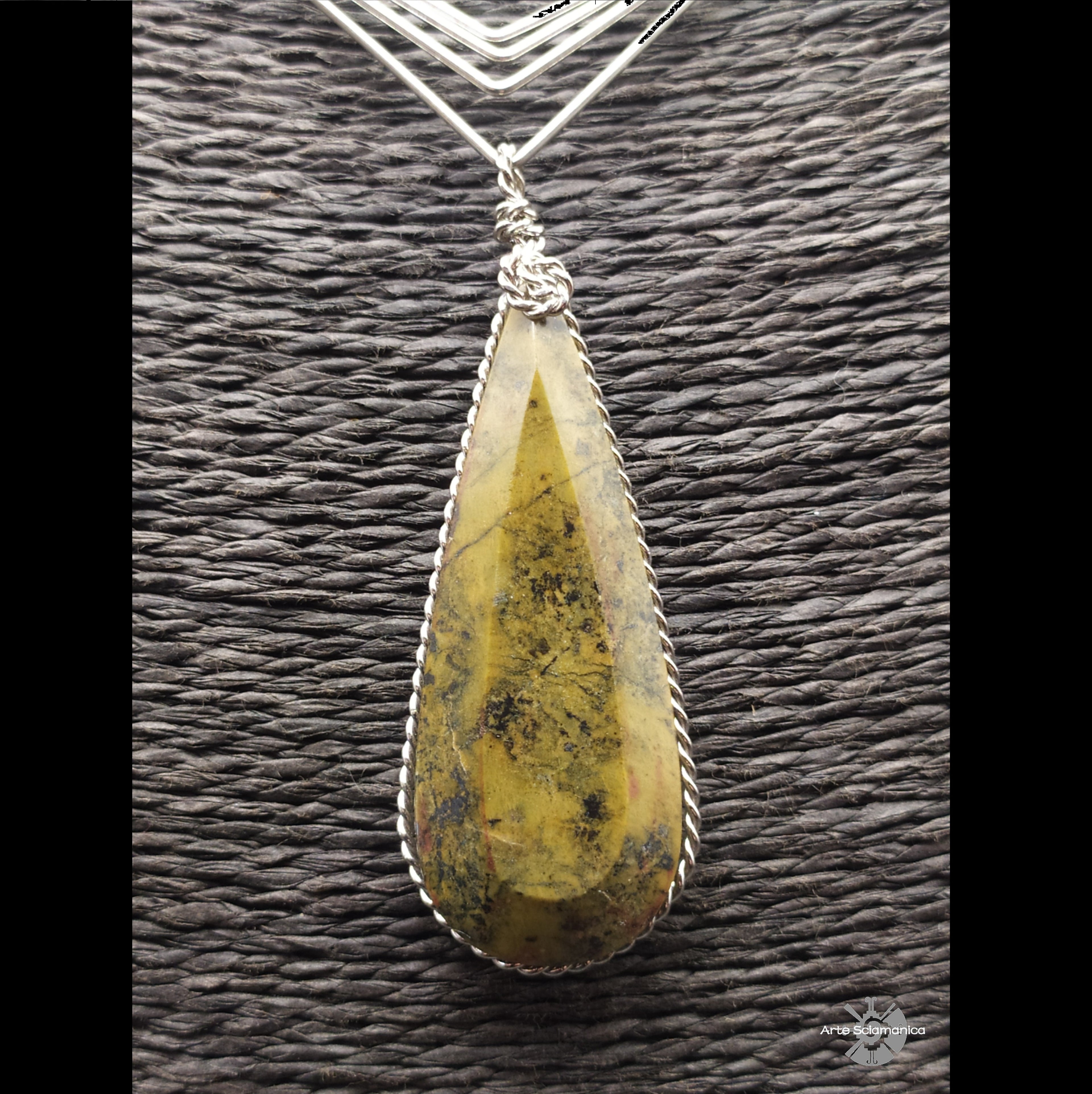 Collana con giadeite