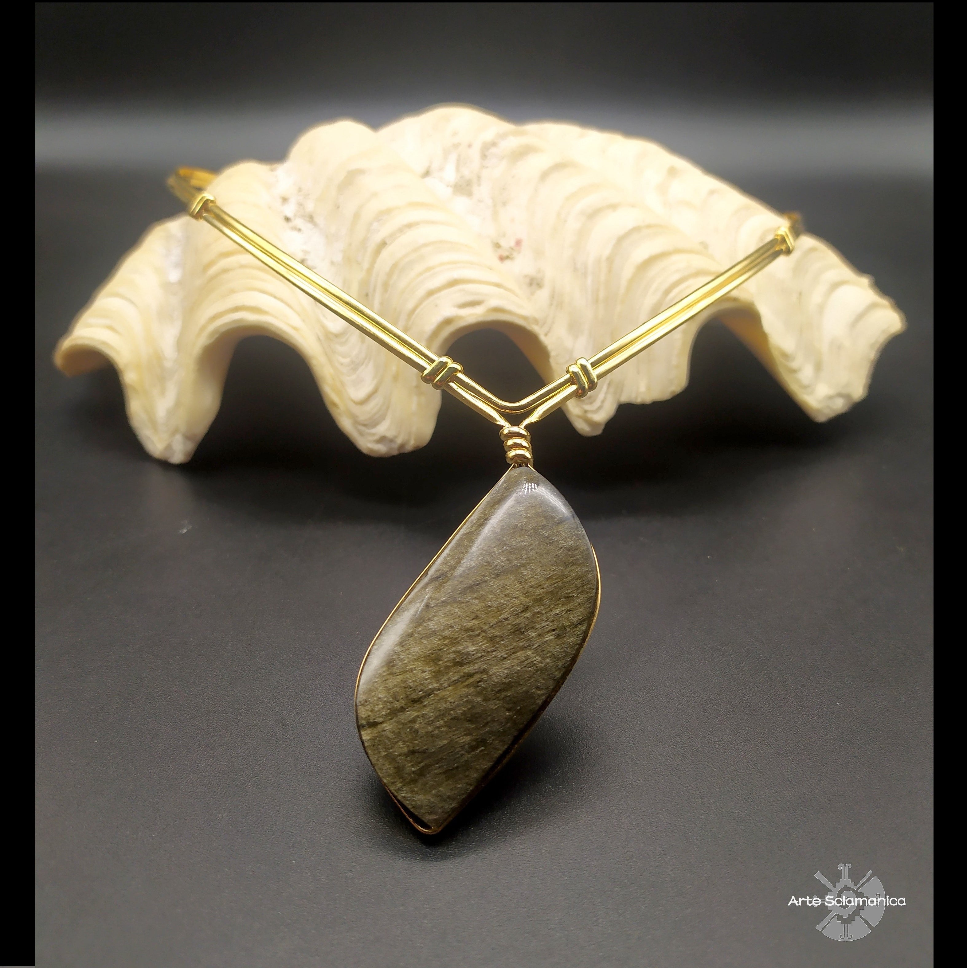 Collana con ossidiana dorata