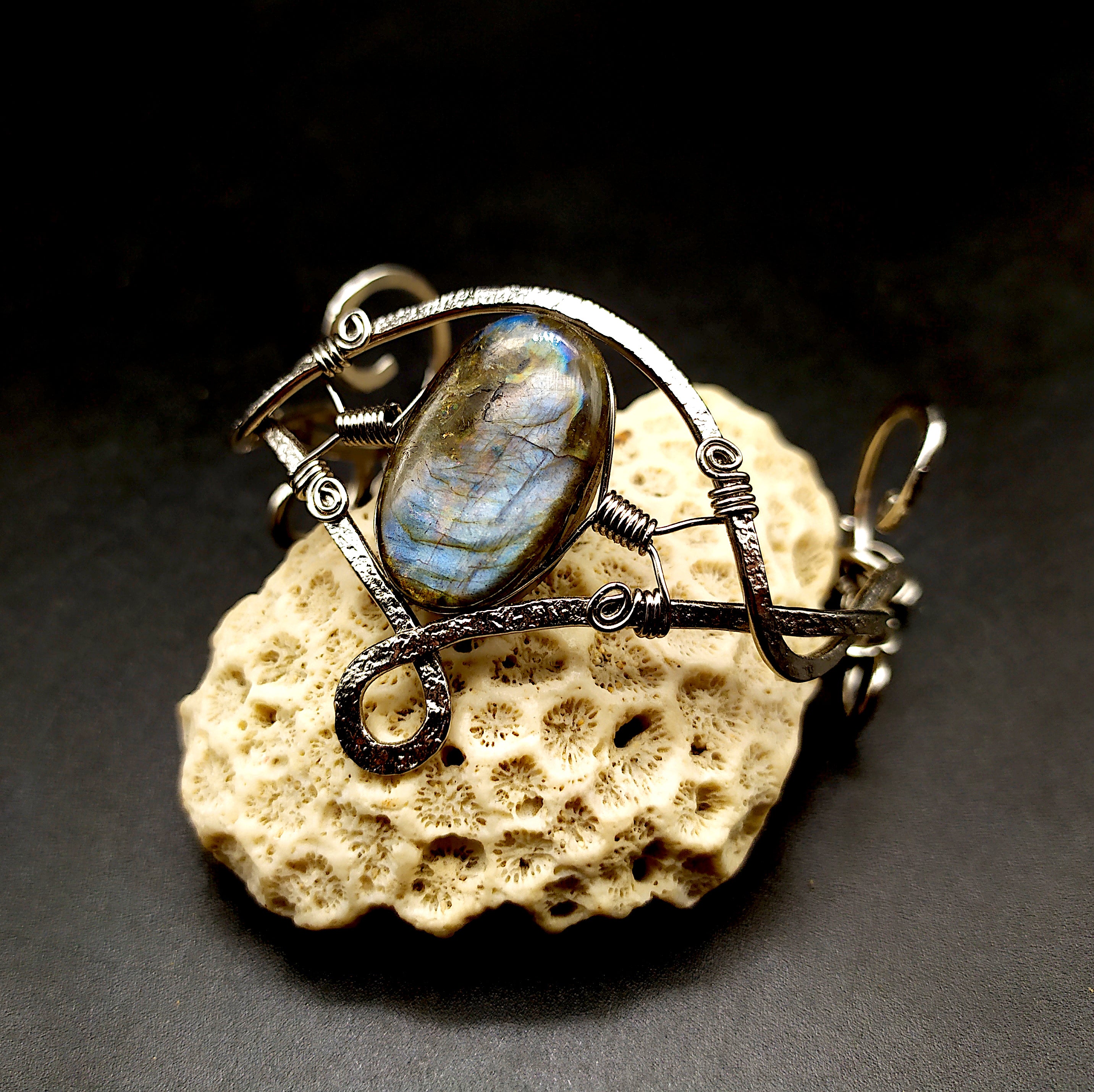 Bracciale con labradorite azzurra