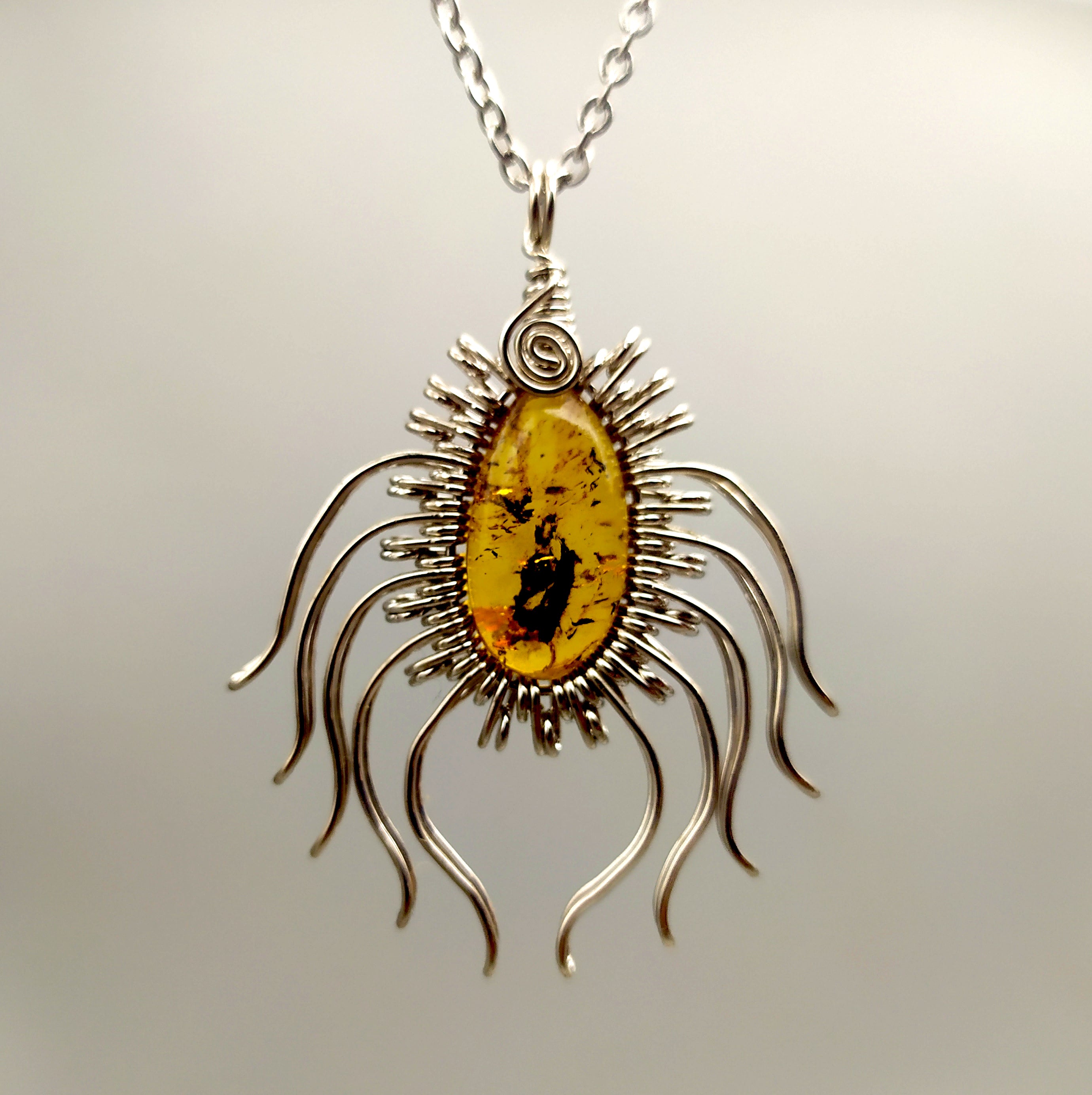 Ciondolo con ambra