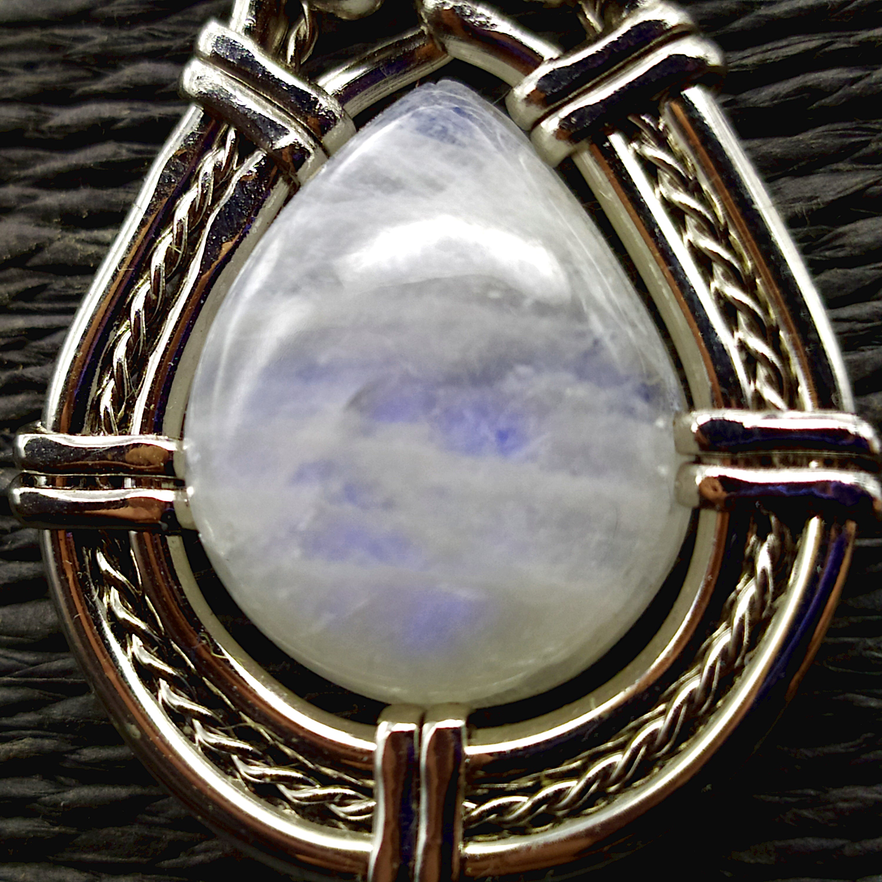 Collana con labradorite bianca