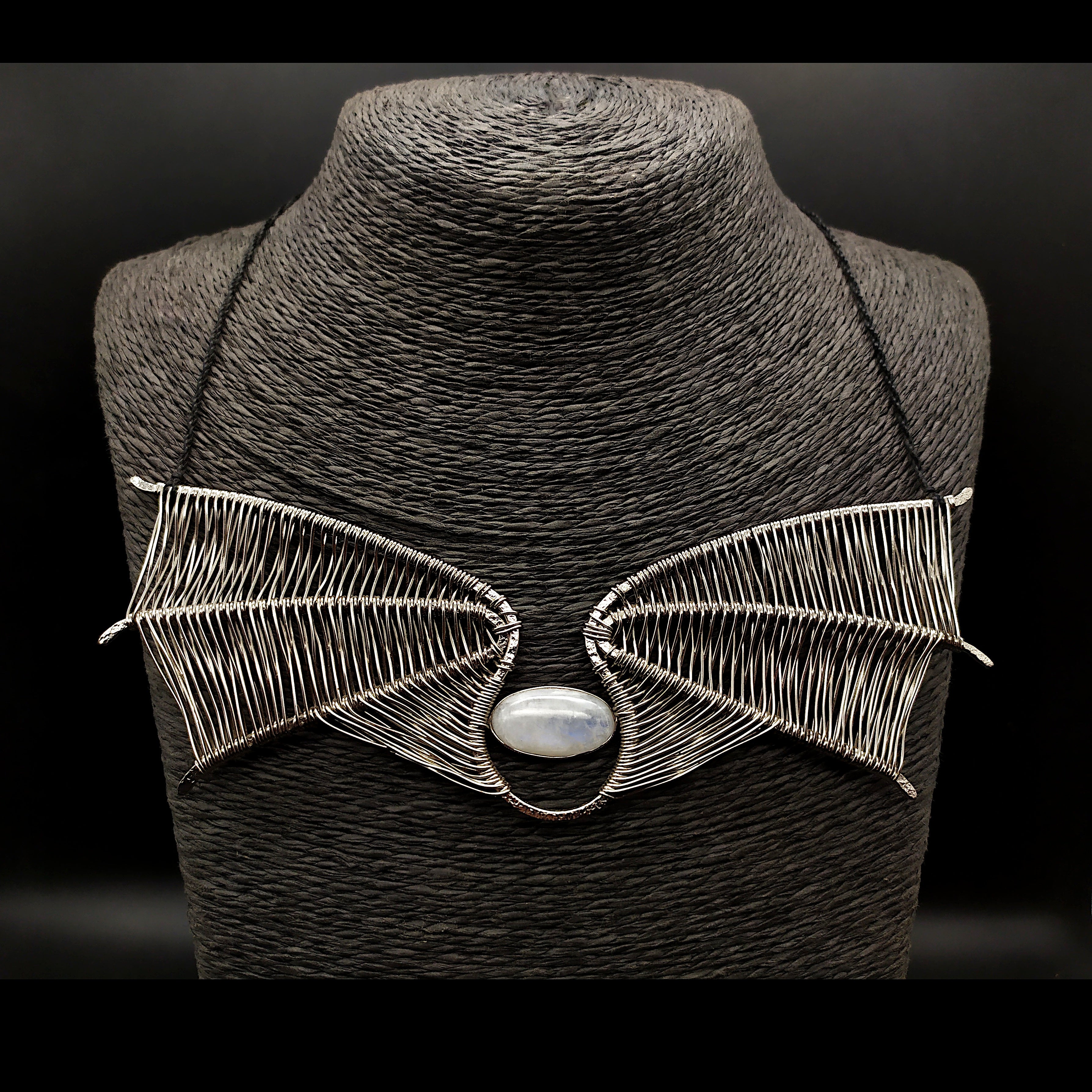 Collana con labradorite bianca