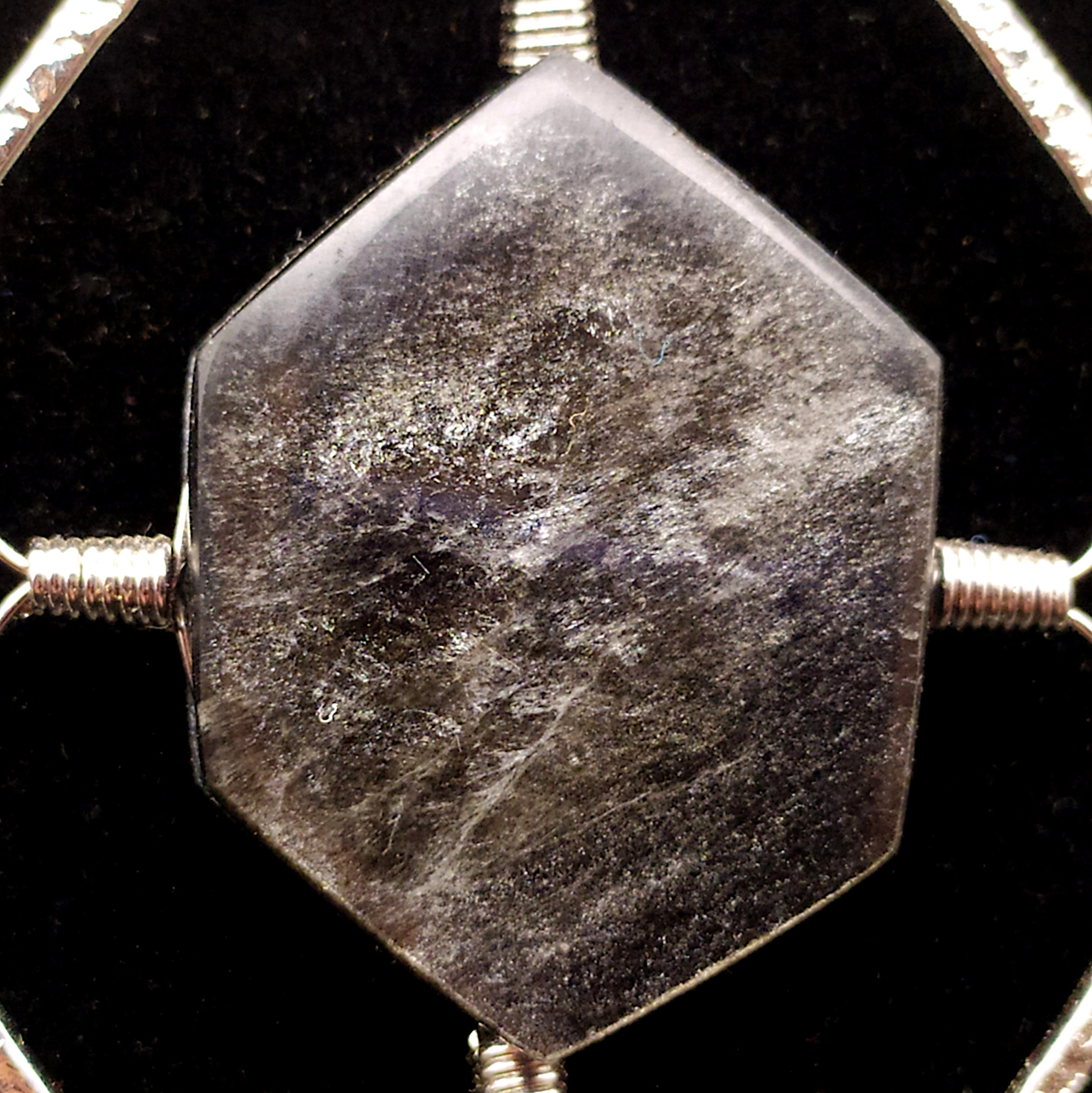 Collana con ossidiana argentata