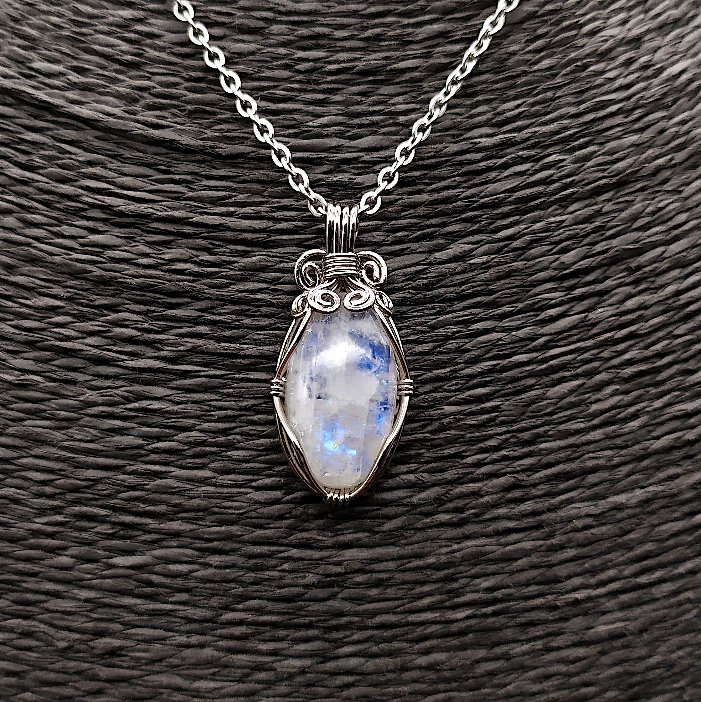 Ciondolo con labradorite bianca