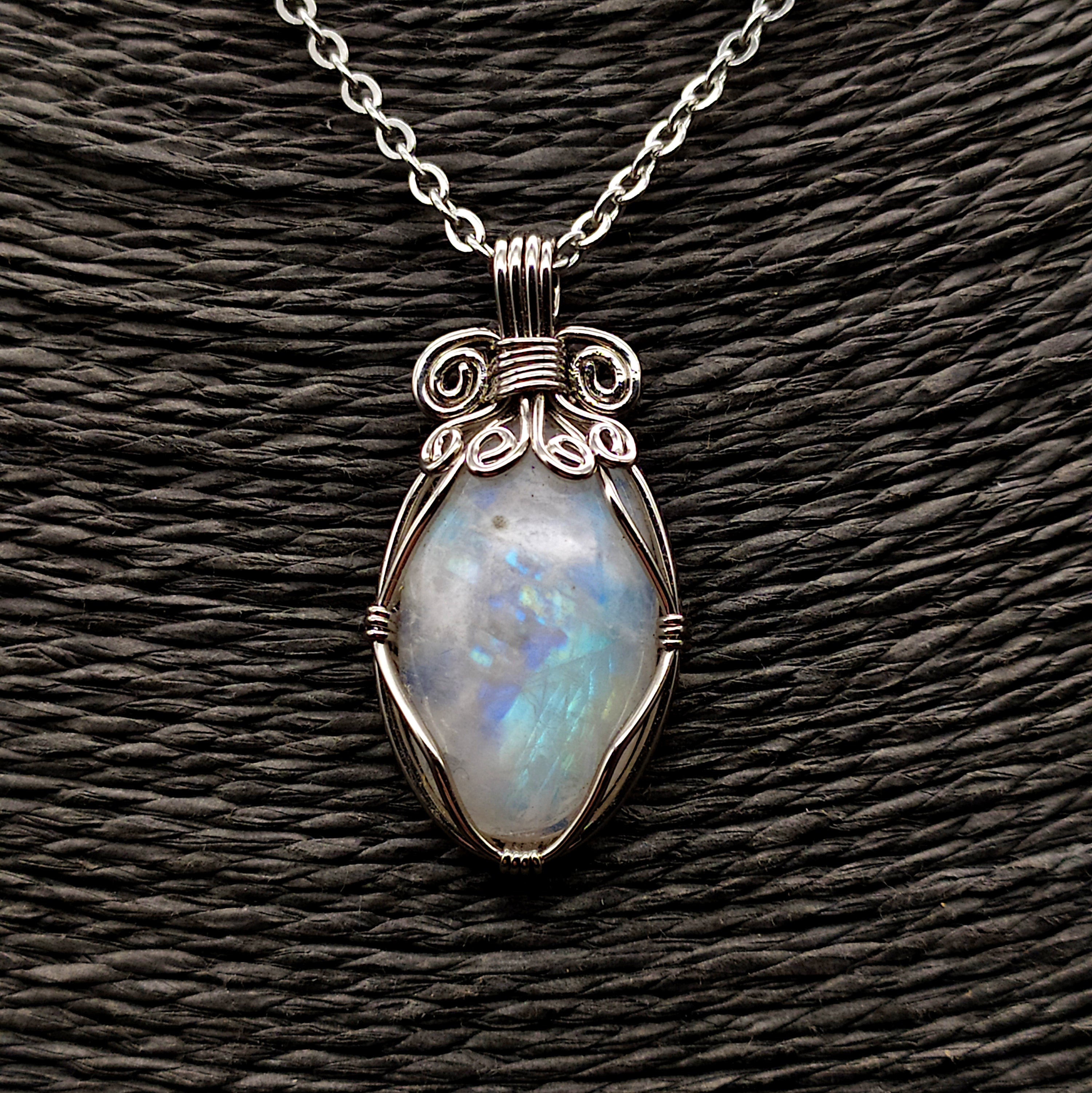 Ciondolo con labradorite bianca