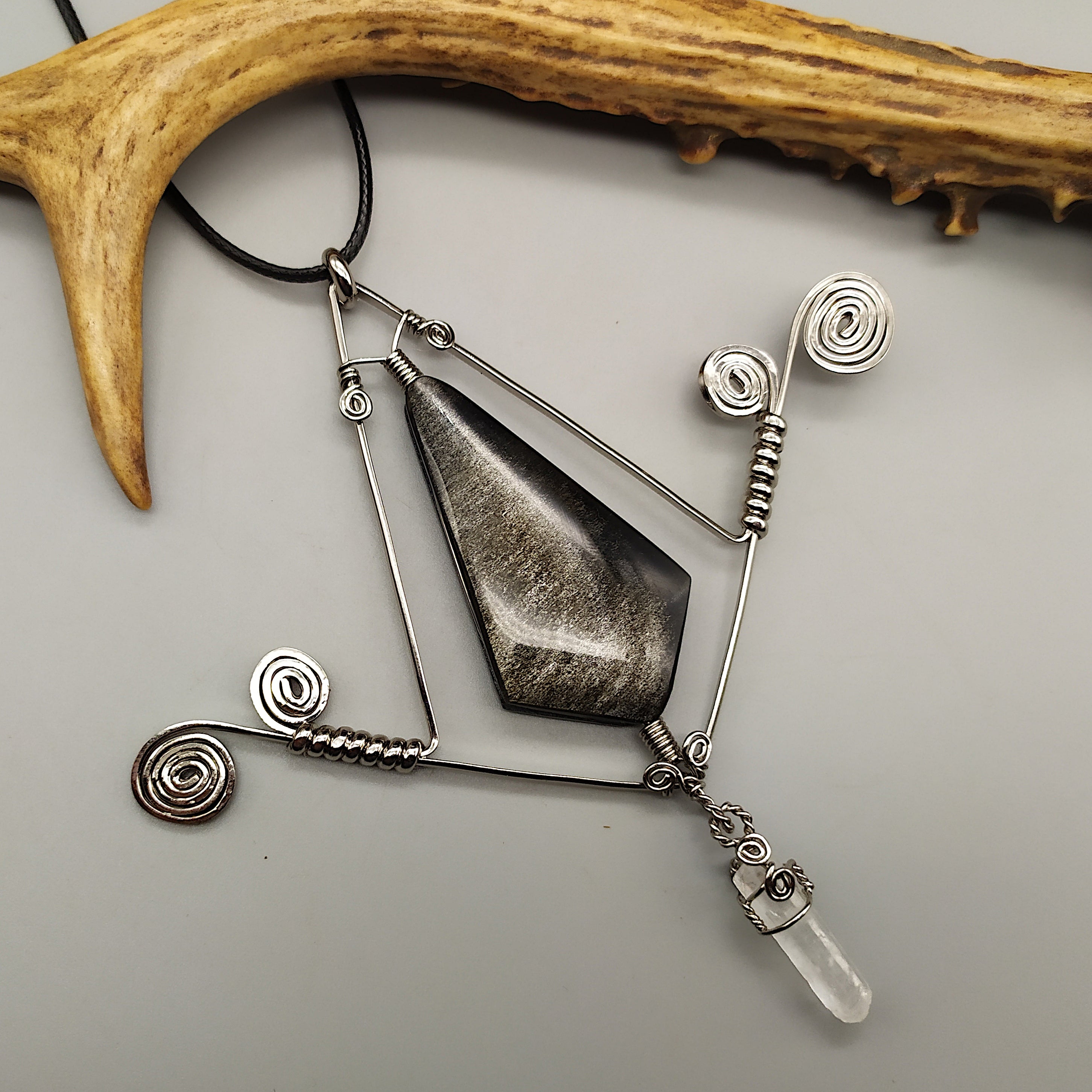 Collana con ossidiana argentata